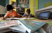 Київські школярі до кінця навчального року навчатимуться дистанційно