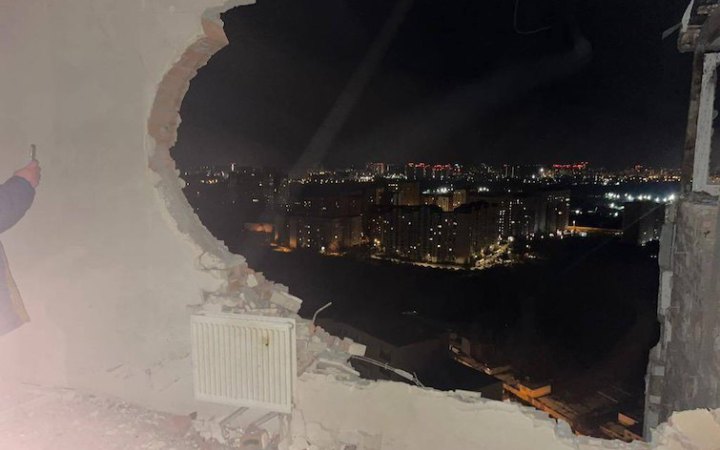 Головне за ніч та ранок п’ятниці, 22 грудня: ворожа атака на Київ, 35 відбитих штурмів під Авдіївкою, день скорботи в Чехії   