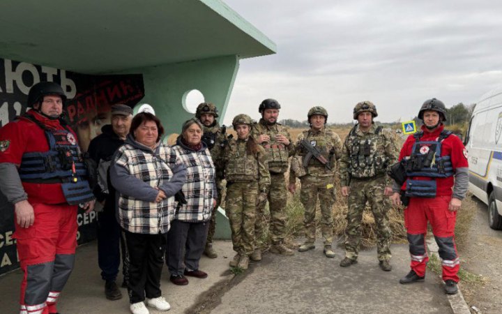 Екіпаж "Білих янголів" евакуював трьох цивільних мешканців Куп'янщини