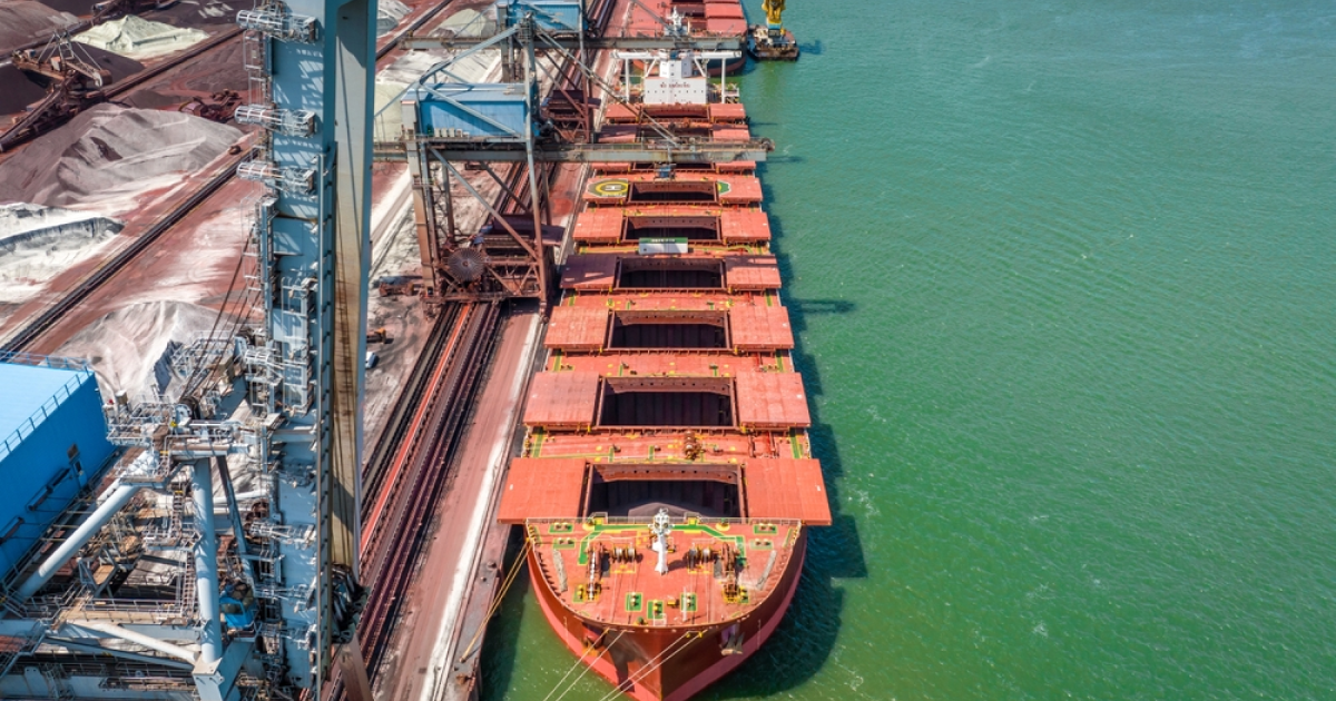 Судно класу Capesize, здатне перевозити близько 100 000 тонн сухогрузу.