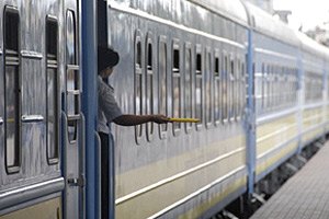 Поезда, идущие в Киев, будут совершать посадку и высадку на ст. Дарница