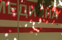 На Харківщині росіяни обстріляли автомобіль швидкої допомоги 