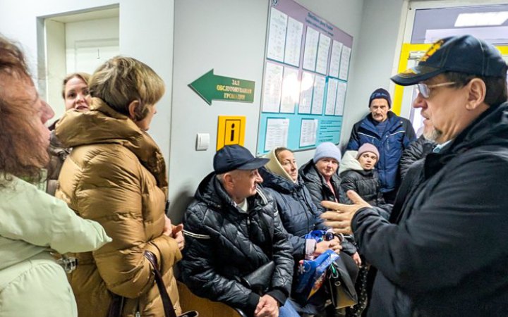 Як у маршрутці в годину пік: чому мами дітей з інвалідністю долають колапс у Пенсійному фонді 