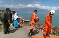 Понад 380 людей загинули через землетрус і цунамі в Індонезії