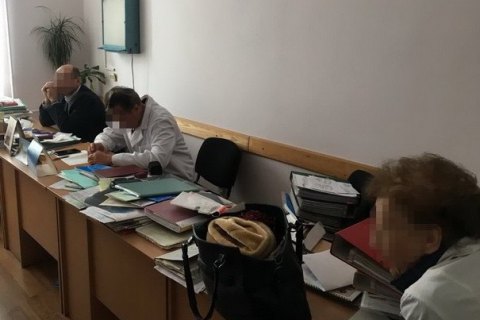 Во Львове задержали двух медиков, которые за 50 тыс. гривен предлагали оформить инвалидность