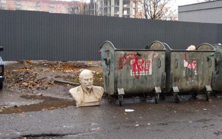 Київрада підтримала перенесення 47 пам’ятних об’єктів, пов’язаних з Росією та СРСР