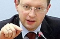 Яценюк предложил сажать чиновников за коррупцию пожизненно