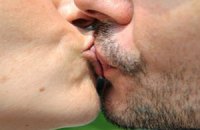 Стоковые фотографии по запросу Страстный поцелуй
