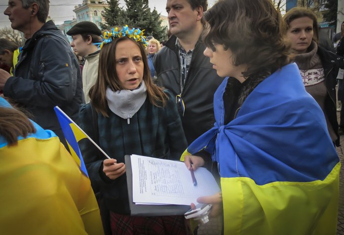 Ганна Мокроусова на проукраїнському мітингу, 15 квітня 2014 р