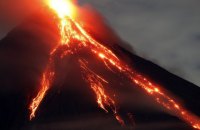 Через виверження вулкана на Філіппінах евакуювали вже понад 80 тис. осіб