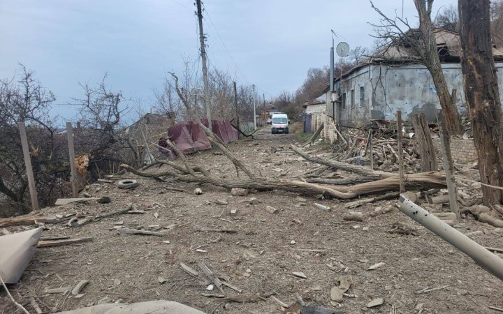 По Харківщині ворог застосував авіабомби та дрони, поранені люди