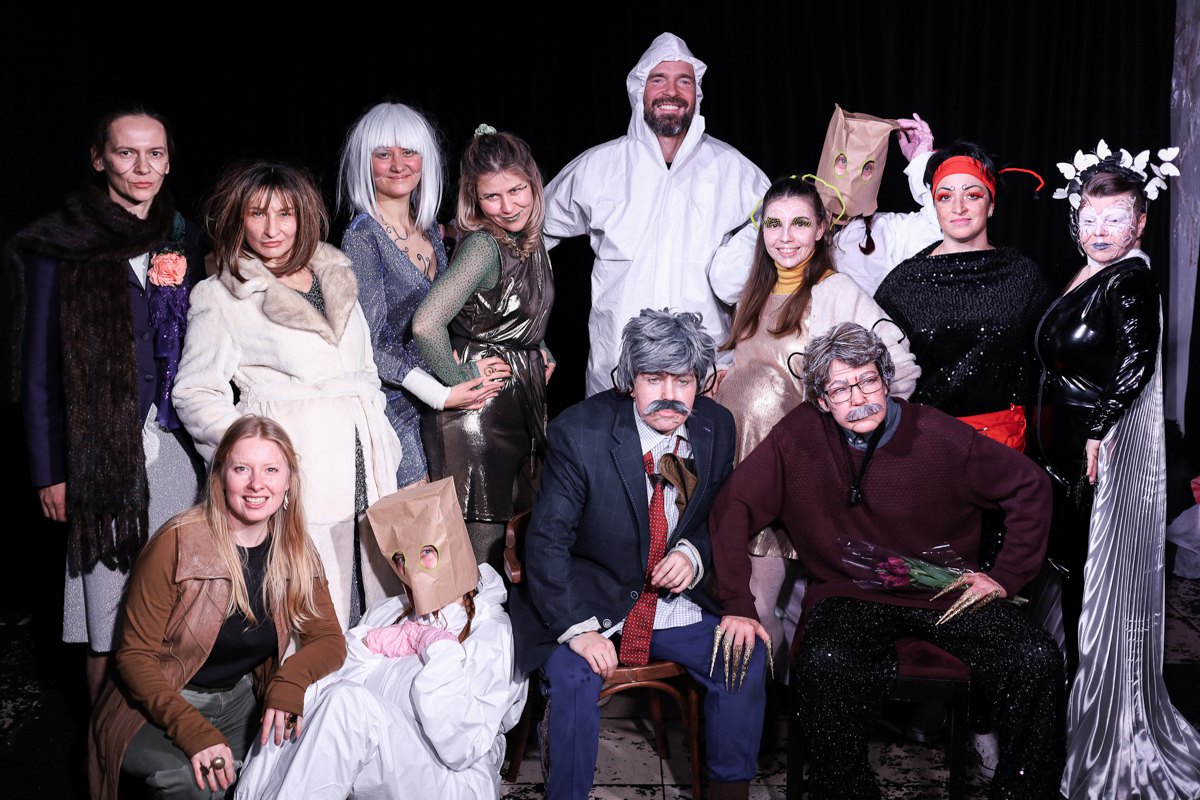 Репетиція вистави 'Сьогодні саме той день'.