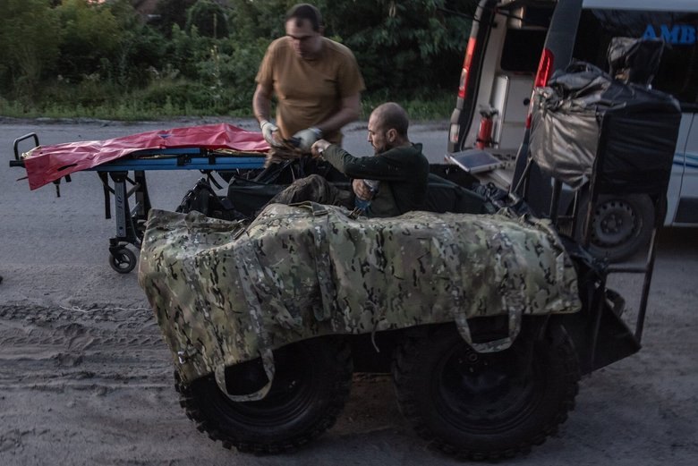 Евакуація пораненого бійця 13 бригади НГУ 'Хартія' Олександра на НРК 'Змій'