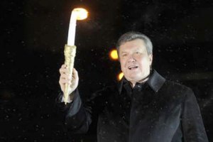 В день Святого Николая Янукович зажжет елку