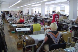 Украинские швейные фабрики шьют на экспорт брендовую одежду