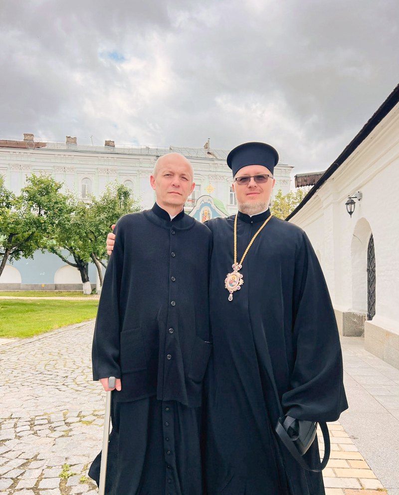 Василь Федоренко і&nbsp;Архієрей ПЦУ митрополит Донецький і Маріупольський Сергій (Горобцов)