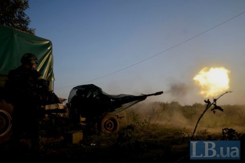 Троє військових поранені у вівторок на Донбасі