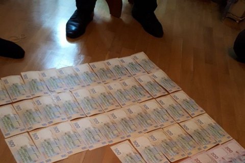 Інспектора Держпраці затримано під час одержання 20 тис. гривень хабара в Івано-Франківській області