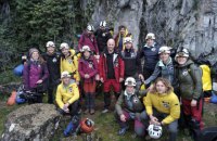Группа из 15 французов ради эксперимента прожила 40 дней в пещере 