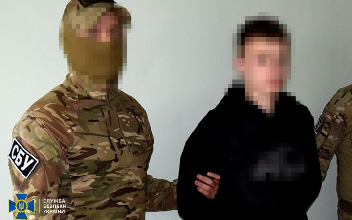 Затримали паліїв, які "працювали" для РФ у регіонах України. Серед агентів – школярка з мамою