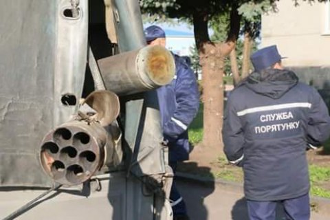 Пиротехники очистили 10-километровую зону вокруг арсенала в Калиновке