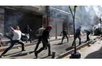 В Турции антиправительственную демонстрацию разогнали слезоточивым газом