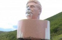 В Грузии памятник Сталину снесли на следующий день после установки