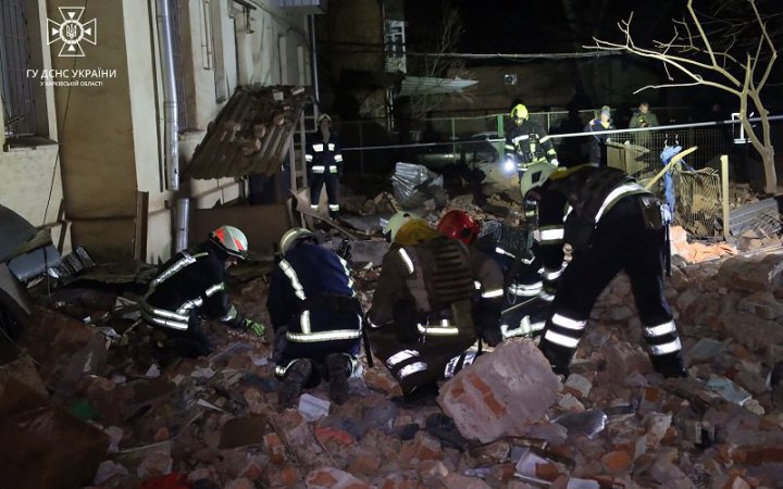У Харкові демонтують під’їзд будинку, у який вчора влучила російська ракета, – Терехов