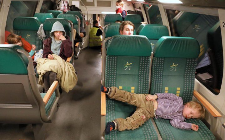 Польща скасовує безкоштовний проїзд залізницею для українських біженців з 1 липня