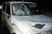 В Киеве на Трухановом острове автомобиль "Нива" сбил двух пешеходов