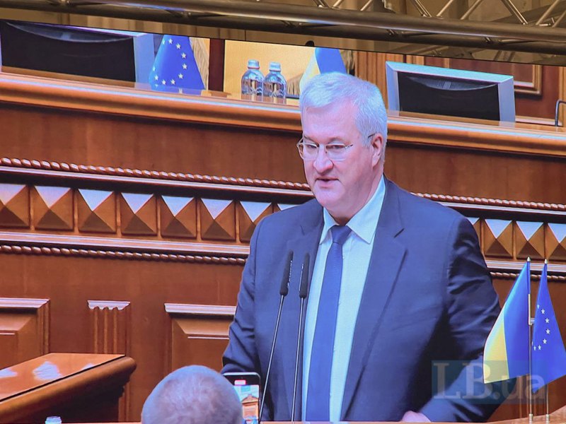 Андрій Сибіга під час виступу у ВРУ, він вдруге очолив МЗС України, отримавши підтримку парламенту.
