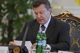 Янукович выступает за рассекречивание архивов по Голодомору