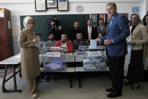 Турецкая оппозиция намерена оспаривать результаты выборов