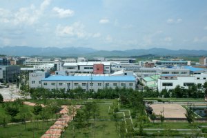 Південна Корея виводить виробничі потужності із технопарку в КНДР