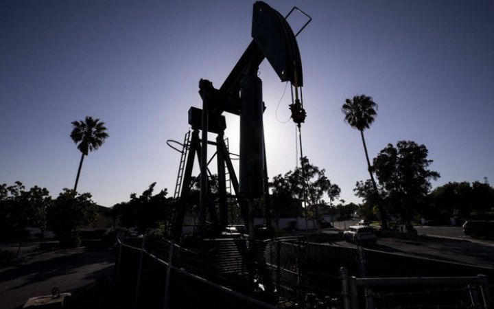 Ціна на нафту впала до довоєнного рівня - $95 за барель