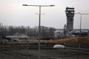 В Донецком аэропорту упала диспетчерская вышка