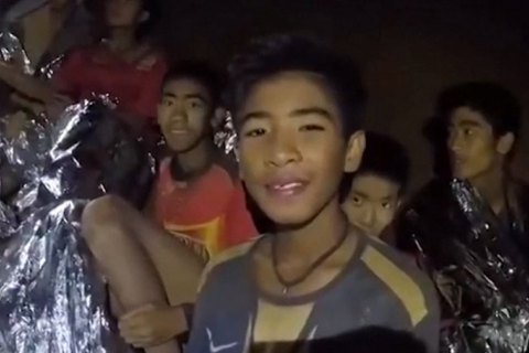 Врятовані з таїландської печери діти сьогодні виступлять перед журналістами