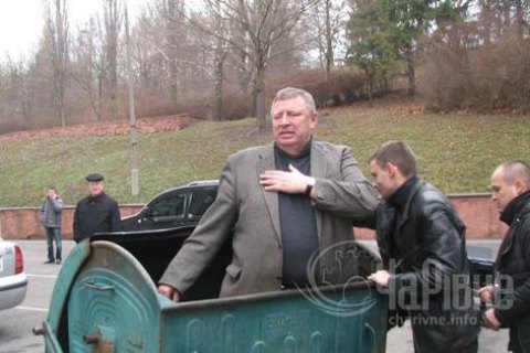 Суд виправдав чотирьох осіб, обвинувачених у "сміттєвій люстрації" екс-депутата Шершуна