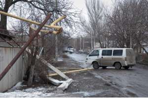 В Донецке автомобиль врезался в газопровод