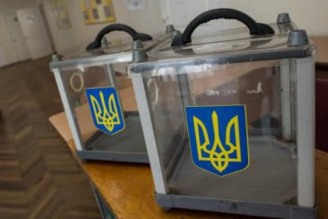 На посаду міського голови Ужгорода претендувало три кандидати з однаковим прізвищем, серед них – чинний мер
