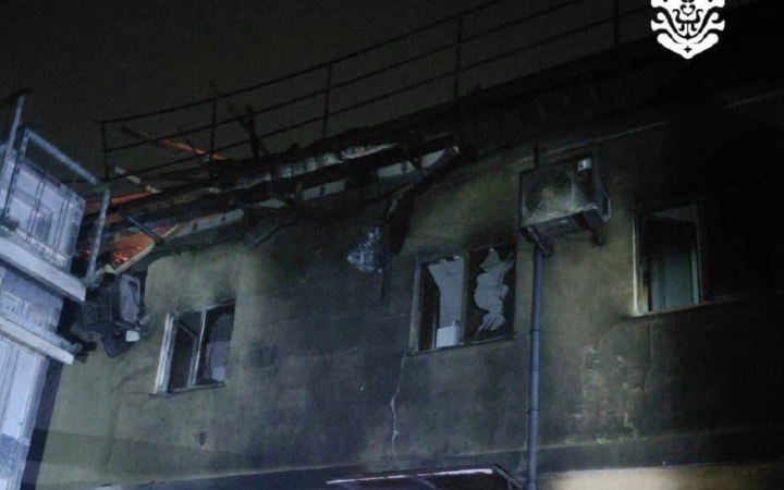 Вночі російський дрон влучив у багатоповерхівку на Одещині