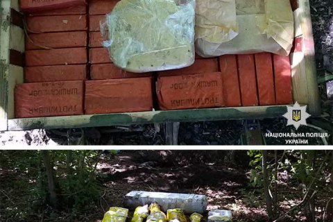 Искатель металлолома нашел в лесополосе на Днепропетровщине склад боеприпасов