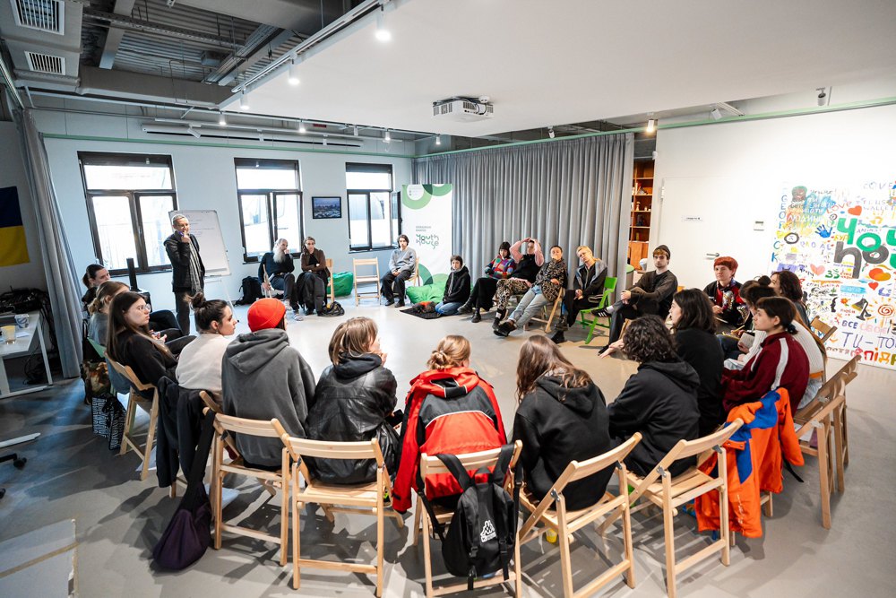 Воркшоп за участі Сіни та Артура Кьостлерів та українських артистів в Данському молодіжному домі в Києві