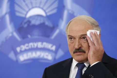 Лукашенко вважає, що за допомогою коронавірусу глобальні гравці "хочуть переділити світ без війни"