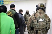 На Донеччині викрили схему збуту вогнепальної зброї, яку налагодили співробітники патрульної поліції