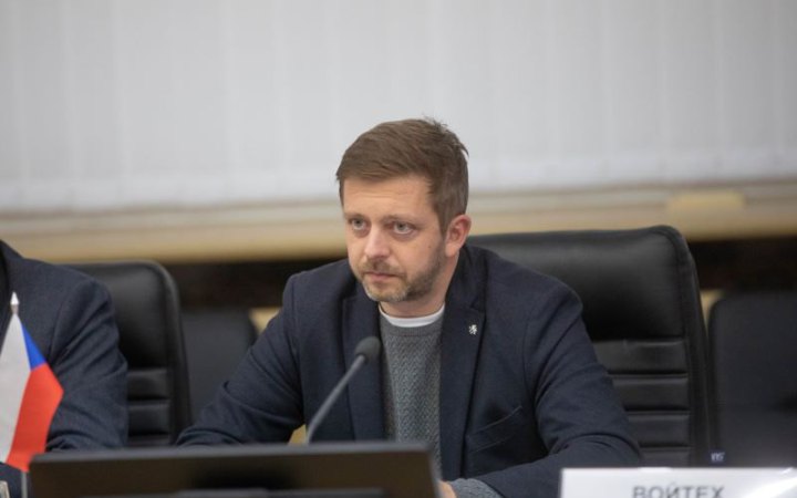 Українські біженці можуть повернутися в ЄС на зиму, - голова МЗС Чехії 