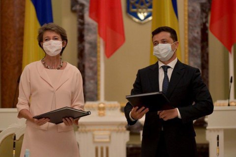 Президенты Украины и Швейцарии начали рабочую поездку на Донбасс