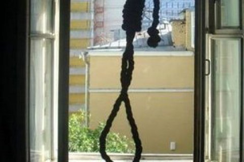 Мешканця Закарпаття засудили до 7 років ув'язнення за доведення падчерки до самогубства