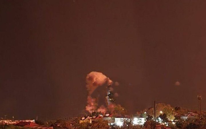 Уночі в Севастополі пролунали вибухи та було чутно стрілянину