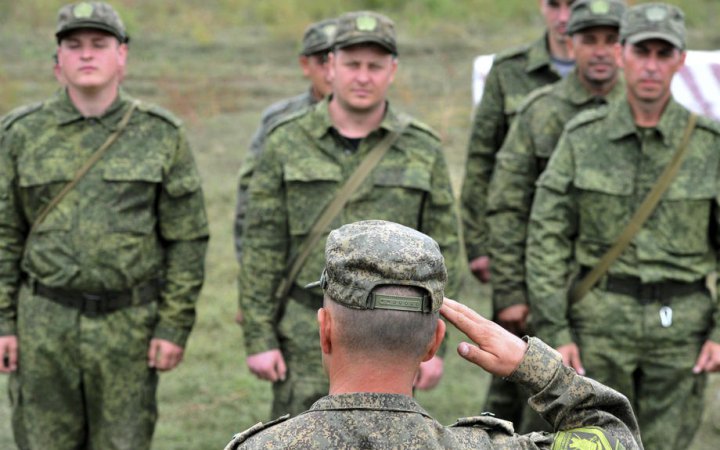 ​Російські командири за хабарі відправляють військових у тил, – СтратКом ЗСУ